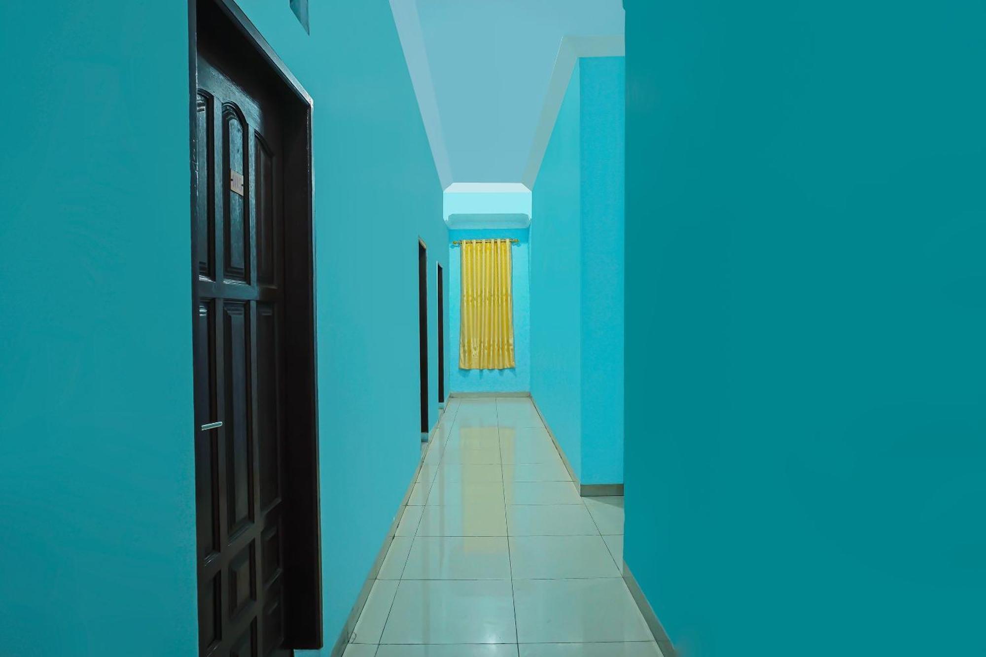 Oyo 92577 Hotel Sidikalang Near Kejaksaan Negeri Dairi Экстерьер фото