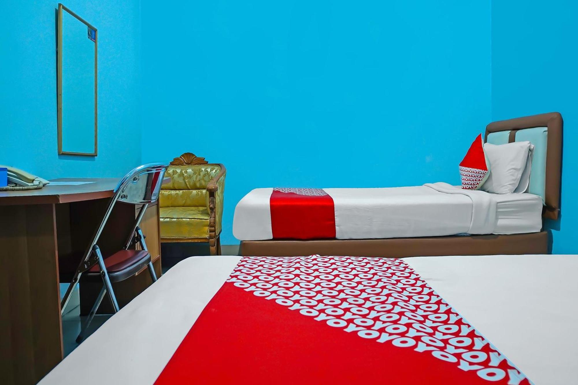 Oyo 92577 Hotel Sidikalang Near Kejaksaan Negeri Dairi Экстерьер фото