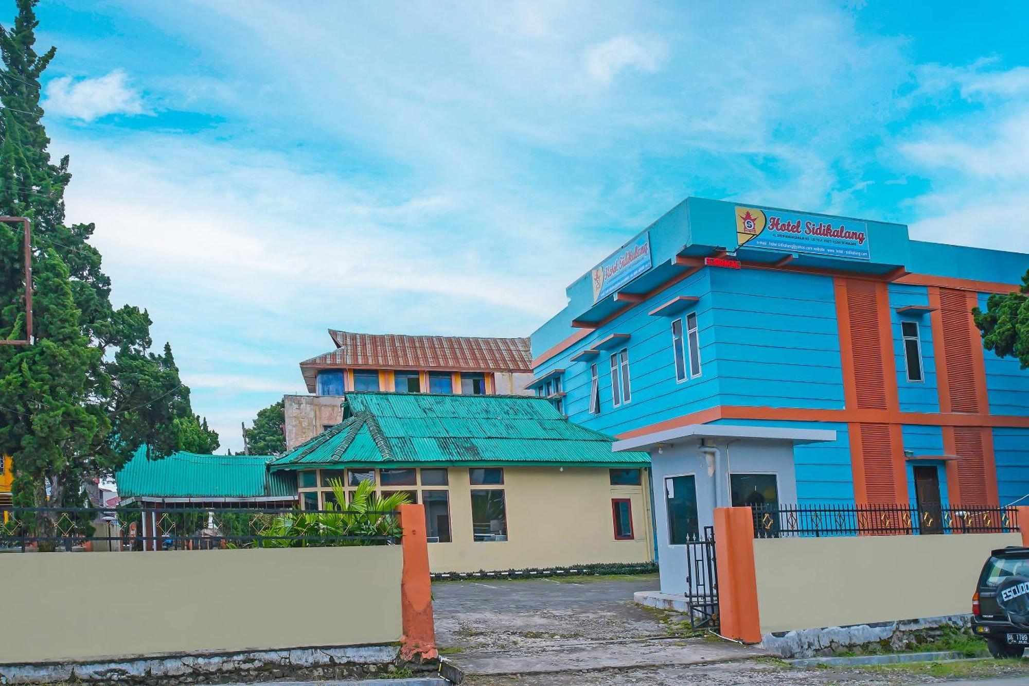 Oyo 92577 Hotel Sidikalang Near Kejaksaan Negeri Dairi Экстерьер фото